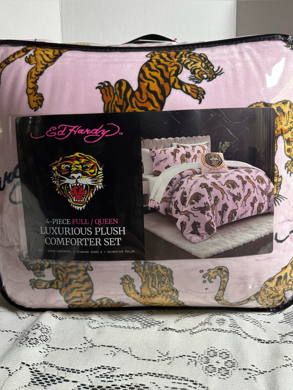 Ed Hardy 4 Piece Pink Full/Queen Luxurious Plush Comforter Set Tiger Designs
